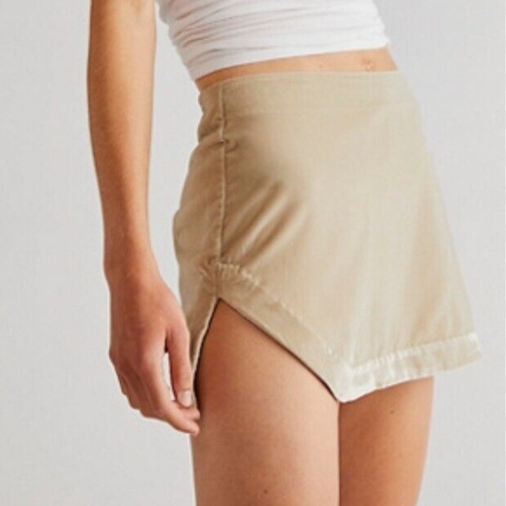 NWOT FREE PEOPLE Annalise sand stone color velour velvet mini skirt